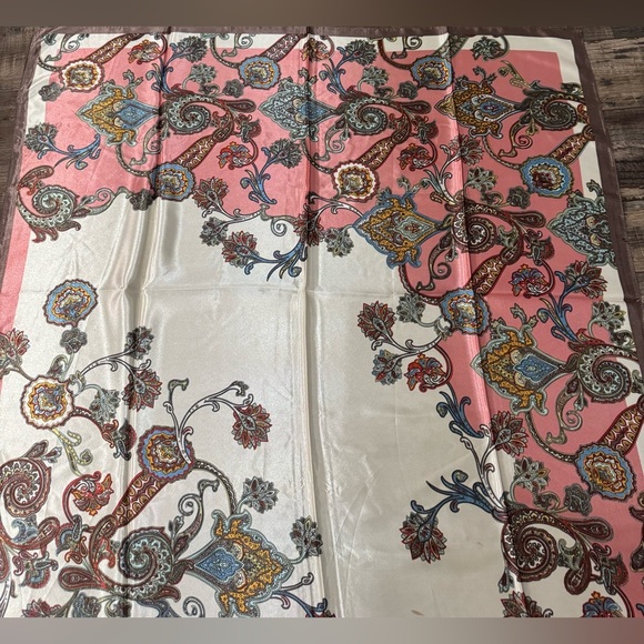 Elegant Pink and Blue Scarf 
35.433 inches x 35.433
0174 - Picture 1 of 2